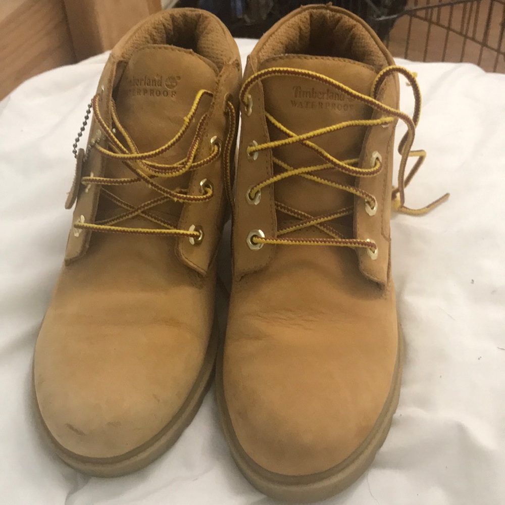 Lightly Used Authentic Waterproof Timberlands. - image 4